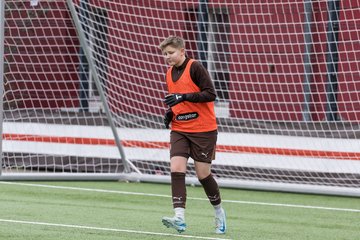 Bild 403 - wBJ FC St. Pauli - Walddoerfer SV : Ergebnis: 3:4